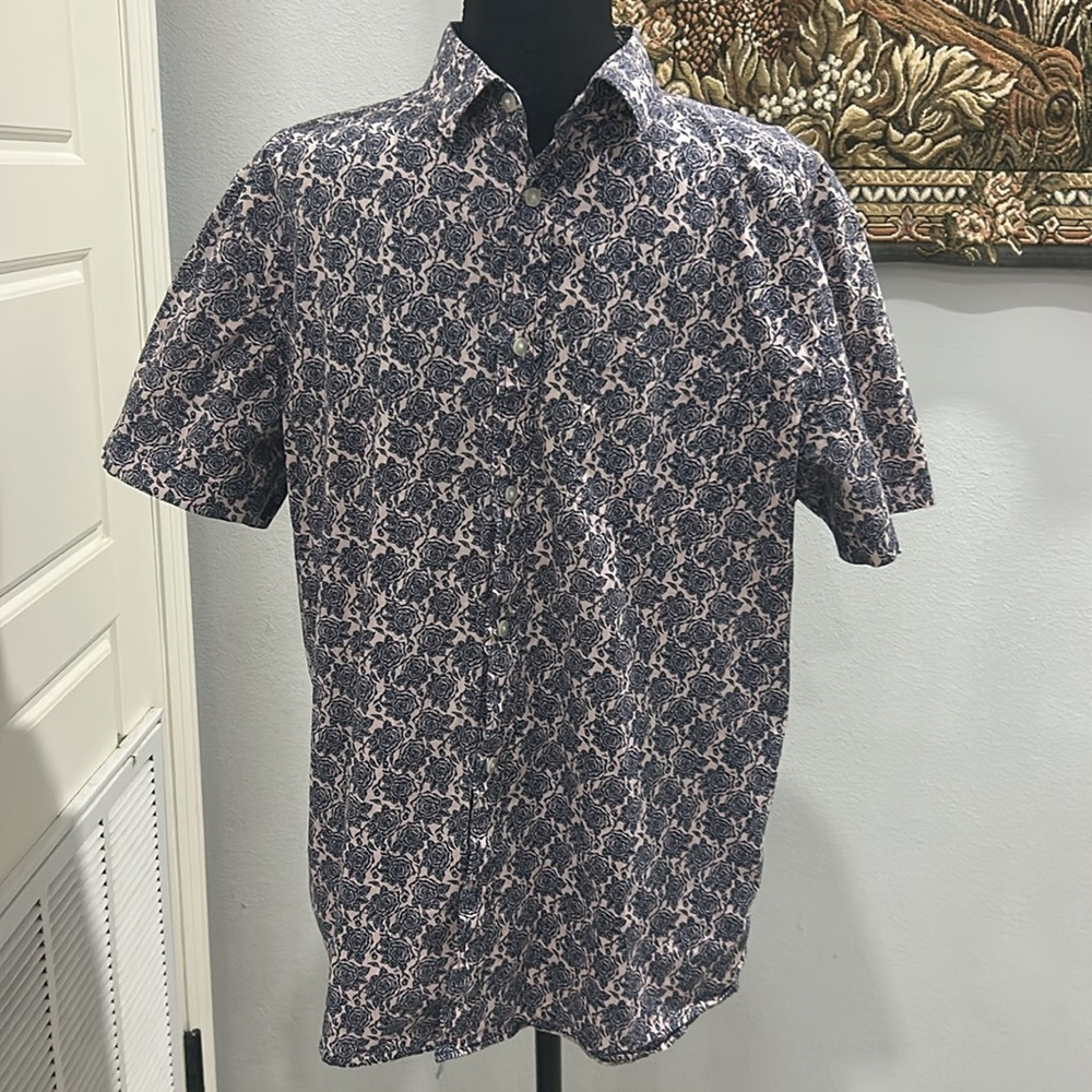 Wellington‎ Short Sleeve Button Down Shirt. Youth. Size XL (67M)